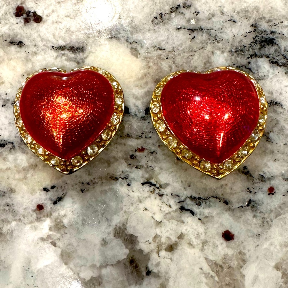 Rare Vintage Victoria’s Secret clip on rhinestone heart earrings like Selena’s